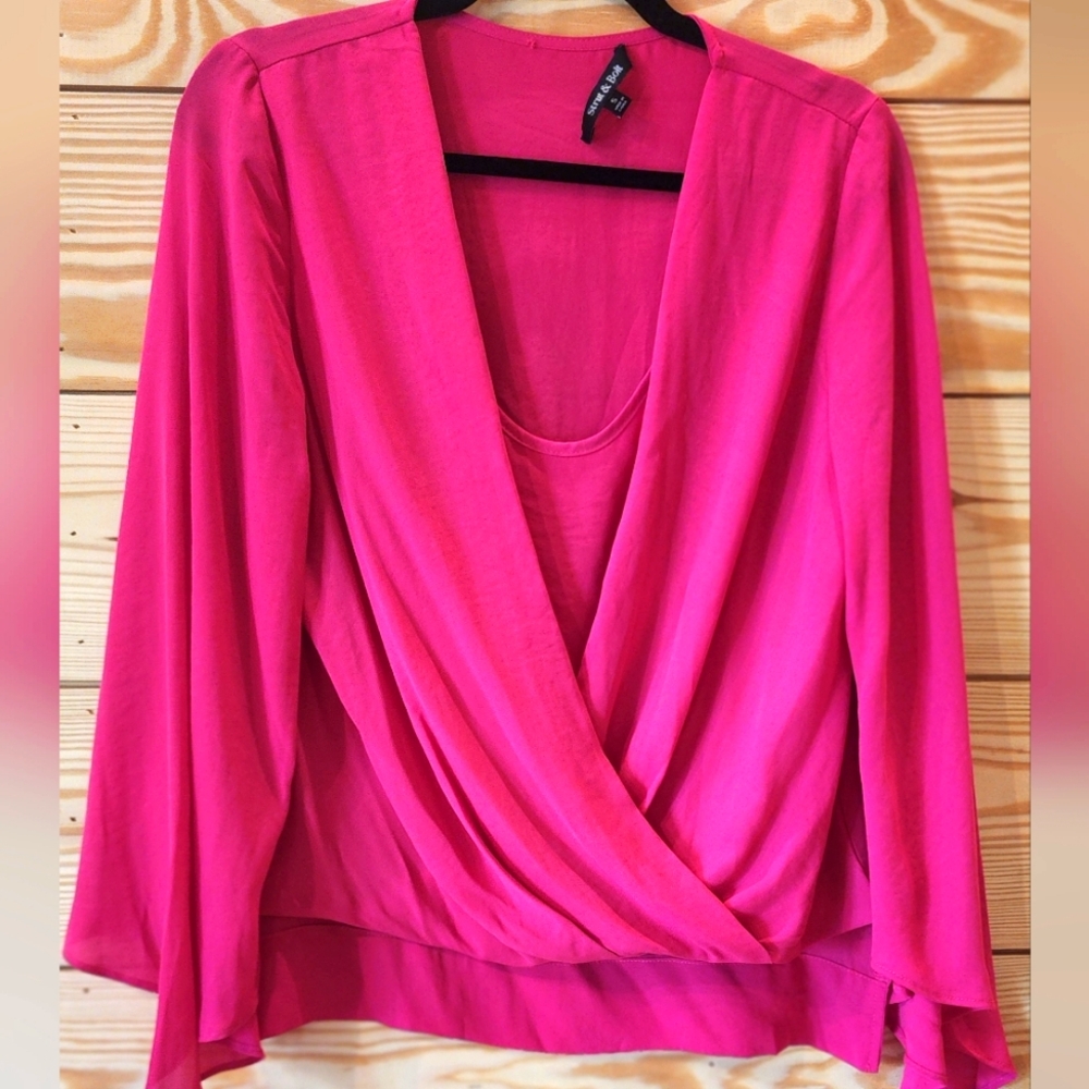 Stunning Bright flowy boutique top